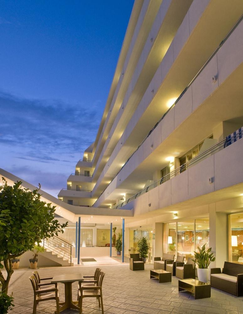 Hotel Montemar Maritim Santa Susanna Bagian luar foto